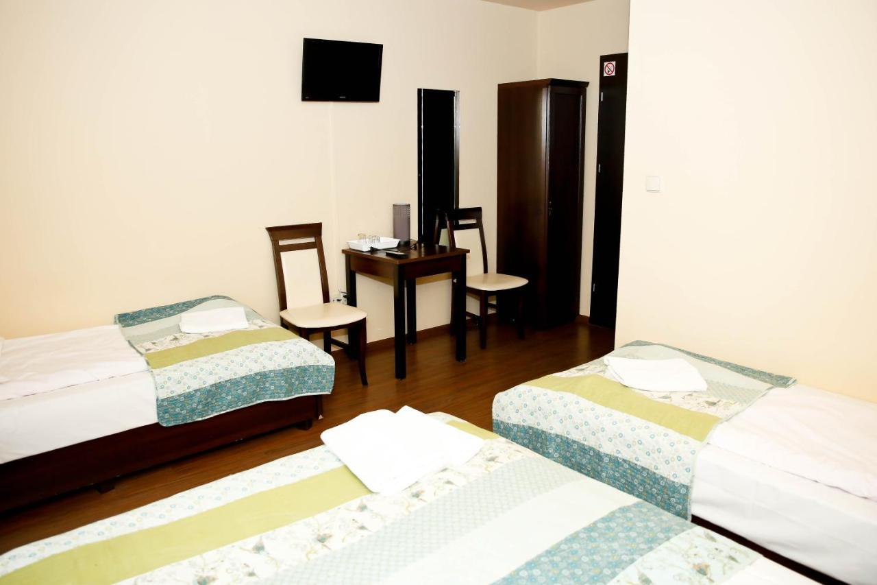 Pod Wiatrakiem Hotel Warta ภายนอก รูปภาพ